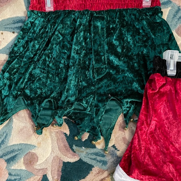 Green Velvet  Elf Shorts with Jingle Bells and Santa  shorts size XL NEW - Picture 3 of 7